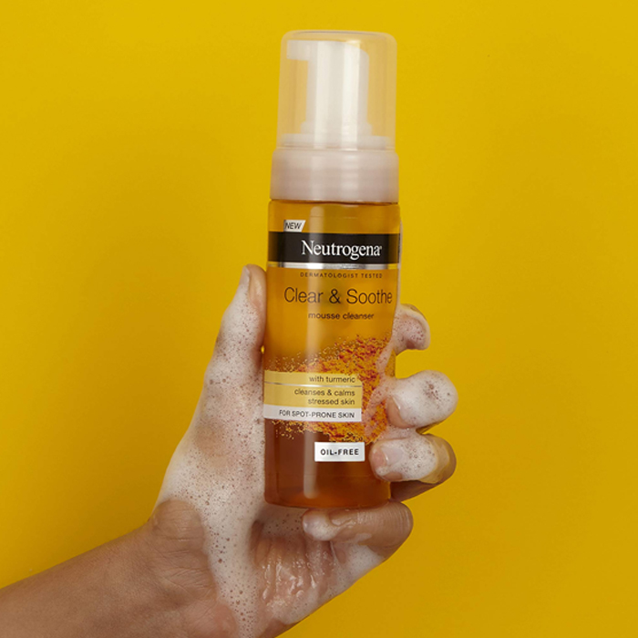 فوم شست وشوی زردچوبه پوست چرب